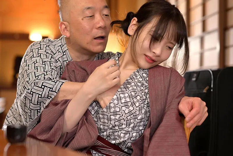 Anh chàng số hưởng được crush rủ về làm chung và cái kết Mitsuha Ashitaba